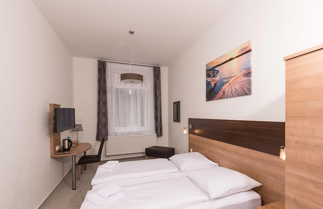 Boutique-Hotel Kronenstuben - unschlagbare Zentrumsnähe direkt am Marstall&Marktplatz - Schloss in 3 Min - Frühstück - Langzeitmiete-1