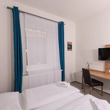 Boutique-Hotel Kronenstuben - Unschlagbare Zentrumsnaehe Direkt Am Marstall & Marktplatz - Schloss In 3 Min - Fruehstueck - Langzeitmiete-3